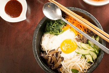 Bỗng dưng… hào phóng nhờ trứng và rau chân vịt?