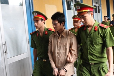 Đâm chết người rồi mua thuốc trừ sâu uống để tự tử