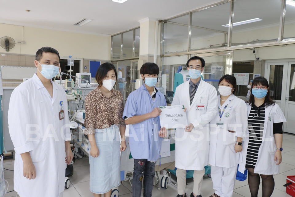 Bạn đọc Dân trí hỗ trợ nóng 700 triệu đồng cứu gia đình ngộ độc nấm rừng - 2 Bạn đọc Dân trí hỗ trợ nóng 700 triệu đồng cứu gia đình ngộ độc nấm rừng - 2