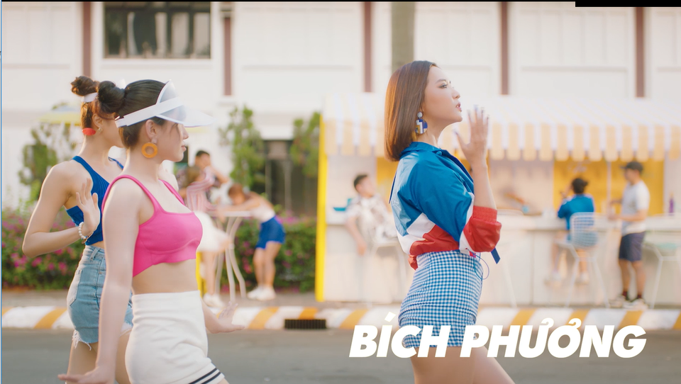 Bích Phương tái xuất nóng bỏng - 2 Bích Phương tái xuất nóng bỏng - 2