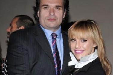 Chồng Brittany Murphy đột tử sau khi vợ qua đời 5 tháng