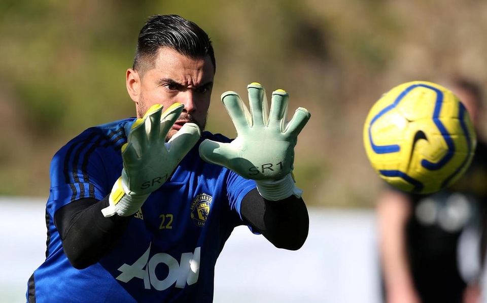 Man Utd tiếp tục “luyện công” dưới nắng ấm ở Marbella - 6 Man Utd tiếp tục “luyện công” dưới nắng ấm ở Marbella - 6