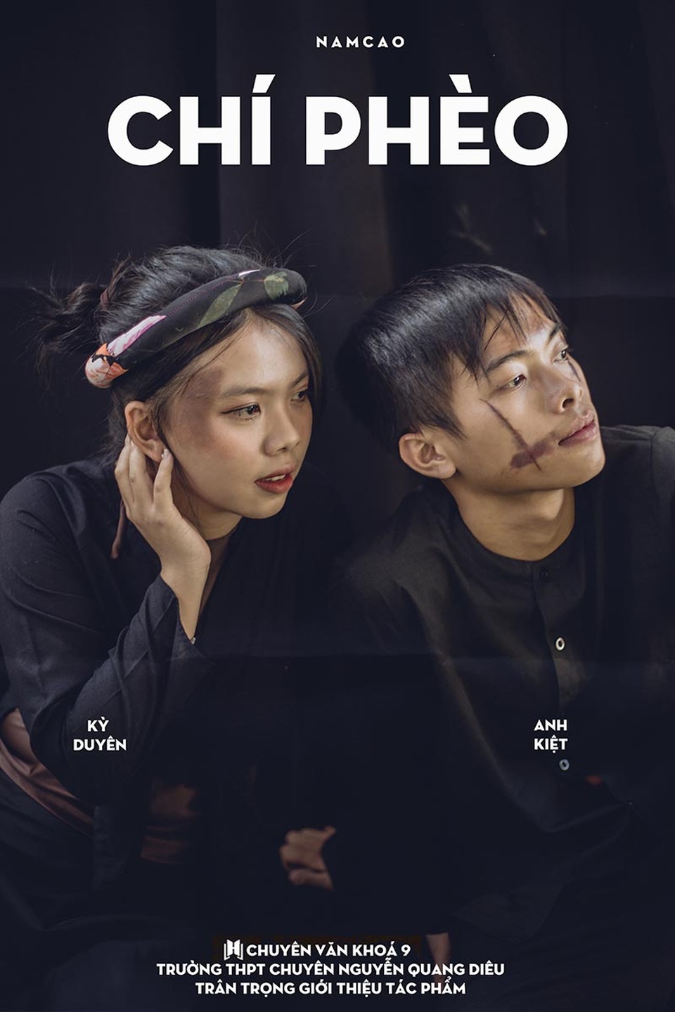Học sinh chuyên Văn tái hiện nhân vật văn học trong ảnh kỷ yếu cuối cấp - 4 Học sinh chuyên Văn tái hiện nhân vật văn học trong ảnh kỷ yếu cuối cấp - 4