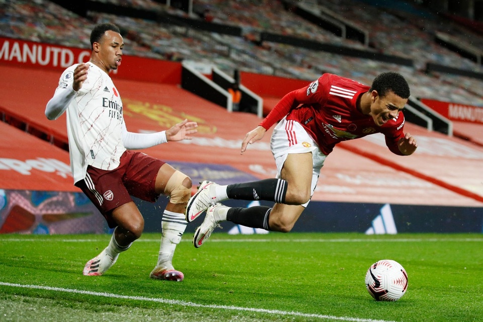 Những khoảnh khắc Arsenal hạ gục Man Utd tại Old Trafford - 19 Những khoảnh khắc Arsenal hạ gục Man Utd tại Old Trafford - 19