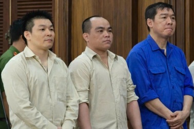 Cho vay lãi đến 270%/năm, dùng súng ép ký giấy nợ 4,9 tỷ