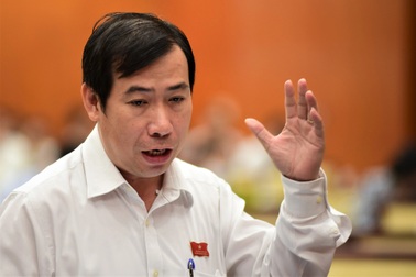 Ai đứng sau trục lợi người khuyết tật, trẻ em ở ngã tư?