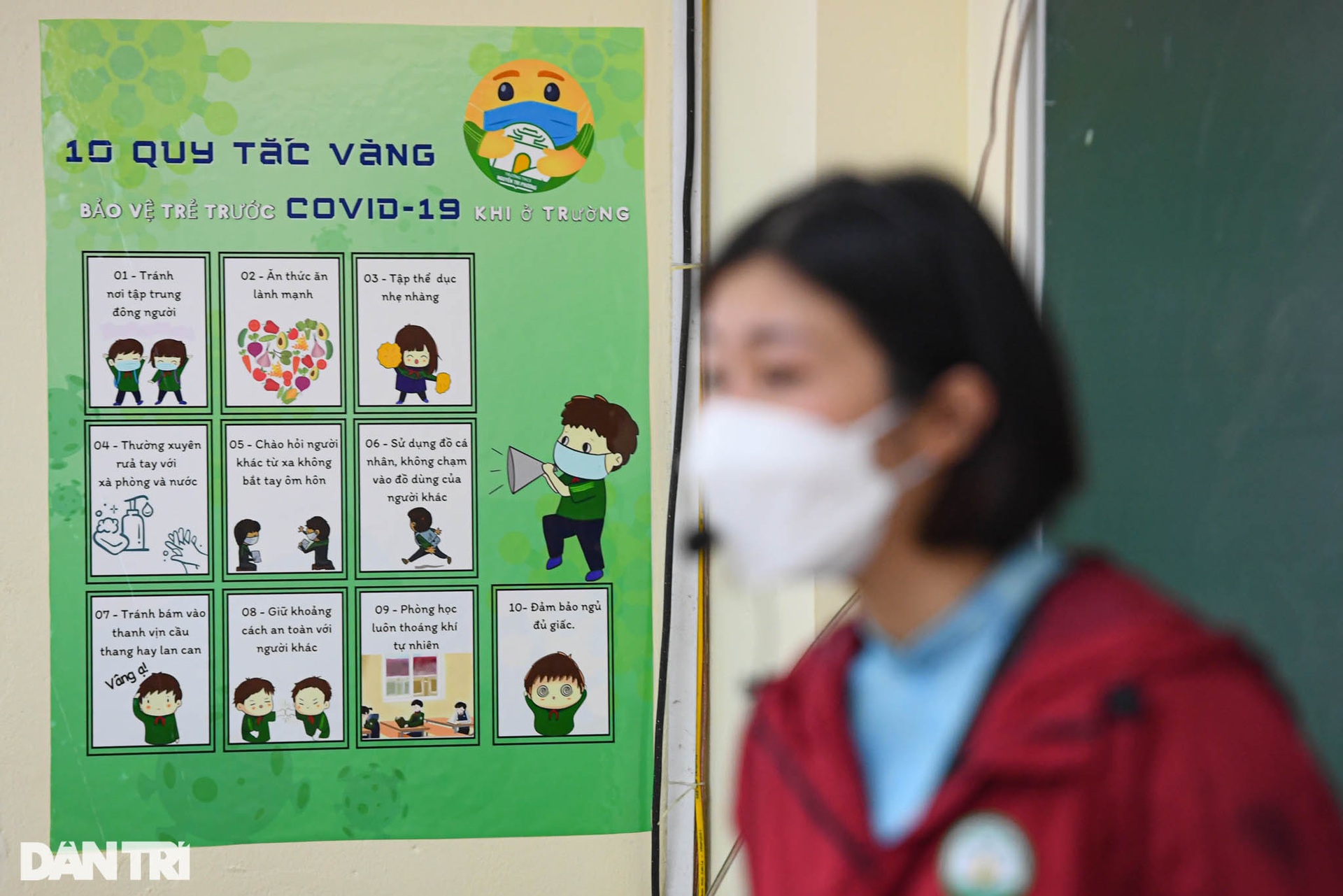Học sinh Hà Nội hân hoan trở lại trường sau hơn 7 tháng học trực tuyến - 8 Học sinh Hà Nội hân hoan trở lại trường sau hơn 7 tháng học trực tuyến - 8