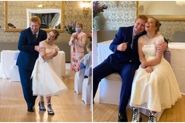 Xúc động khoảnh khắc cô dâu bại não rời xe lăn tiến vào lễ đường