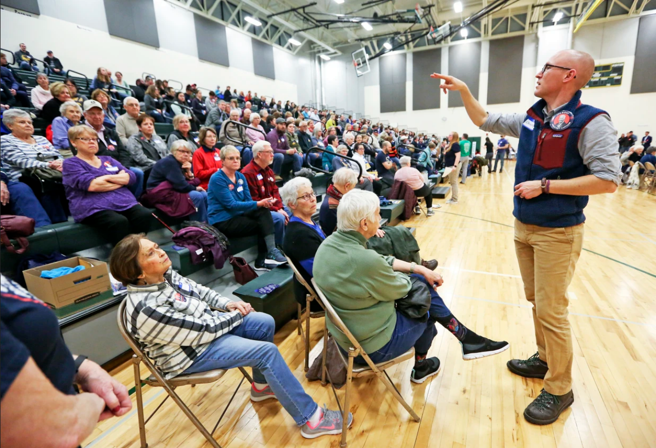 Bầu cử sơ bộ tại Iowa: Lần đầu ông Trump xung trận năm 2024 - 3 Bầu cử sơ bộ tại Iowa: Lần đầu ông Trump xung trận năm 2024 - 3