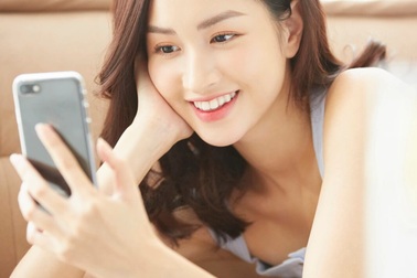 Mượn máy bạn báo tin có thai cho chồng, lời hồi đáp lập tức dẫn đến ly hôn