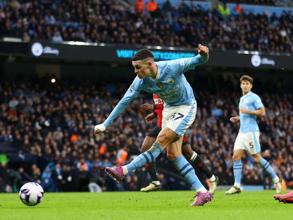 Casemiro thừa nhận Man Utd đang ở đẳng cấp kém xa Man City - 1