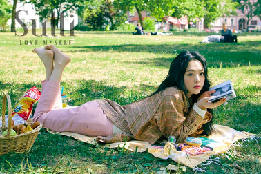 Nghẹn ngào ngắm nụ cười xinh đẹp của Sulli trong bộ ảnh cuối đời