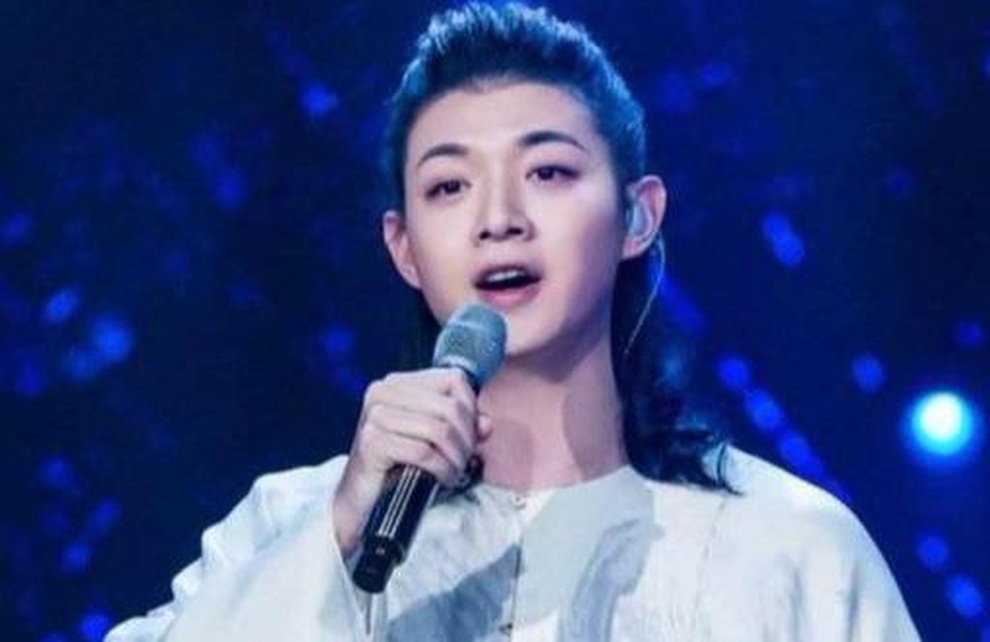 Hoàng tử cổ phong rơi cảnh khó khăn vì bê bối đời tư - 1 Hoàng tử cổ phong rơi cảnh khó khăn vì bê bối đời tư - 1