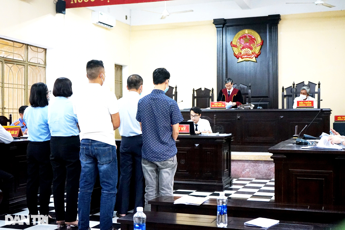 Nguyên trưởng khoa bệnh viện gian lận bảo hiểm y tế - 1 Nguyên trưởng khoa bệnh viện gian lận bảo hiểm y tế - 1