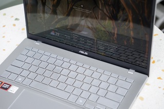 Đánh giá Asus Vivobook S14: Hiệu năng mạnh, pin tốt, màn hình cần cải thiện - 4