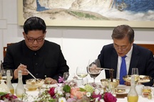 Những khoảnh khắc hậu trường của cuộc gặp lịch sử Hàn - Triều