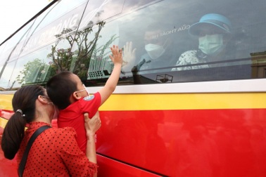 Lá đơn của nhóm cán bộ y tế xin tiếp tục ở lại "chia lửa" với Bình Dương