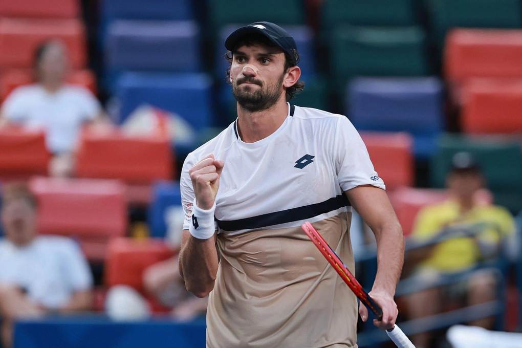 Vacherot sürpriz yaptı, Şanghay Masters yarı finalinde Djokovic'e meydan okudu - 1 Ngựa ô Vacherot gây sốc, thách thức Djokovic ở bán kết Thượng Hải Masters - 1