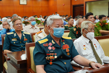 Những ai được giảm giá vé máy bay, vé tàu dịp Tết?