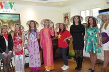 Sinh viên Nga hào hứng với hoạt động ngoại khóa về Việt Nam