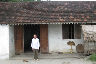 Đôi vợ chồng thương binh mù nuôi 5 con đại học