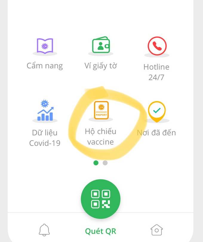 Hộ chiếu vaccine điện tử được hiển thị trên ứng dụng Sổ Sức khỏe điện tử và PC-COVID hoặc trên trang tra cứu Bộ Y tế.

