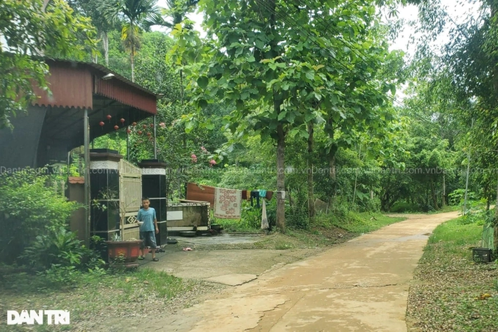 Tấm thẻ vàng và nỗi lo của người dân khi đã thoát khỏi vùng khó - 1 Tấm thẻ vàng và nỗi lo của người dân khi đã thoát khỏi vùng khó - 1
