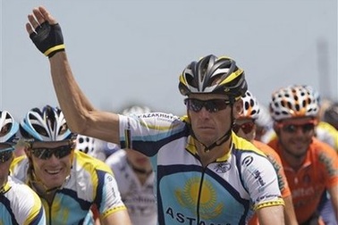 Lance Amstrong tiếp tục "phả hơi nóng" sau áo Vàng Cancellara