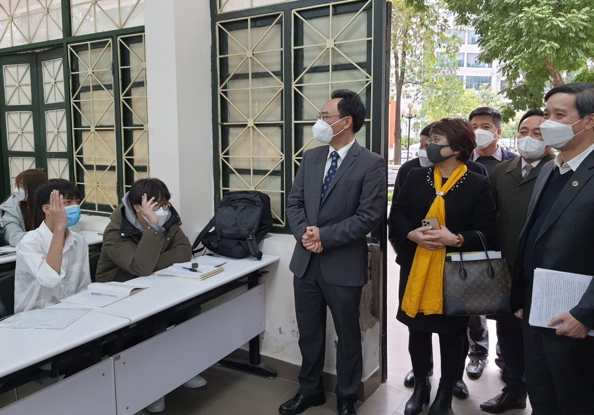 Mới có 50% sinh viên trở lại trường: Vẫn duy trì học on - off - 3 Mới có 50% sinh viên trở lại trường: Vẫn duy trì học on - off - 3