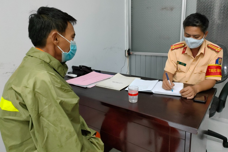 Nhiều người bất ngờ nhận được điện thoại yêu cầu nộp phạt nguội - 2 Nhiều người bất ngờ nhận được điện thoại yêu cầu nộp phạt nguội - 2