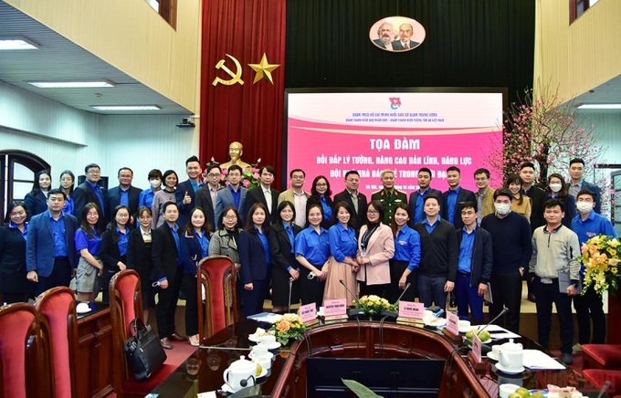 Các đại biểu tham dự Tọa đàm.