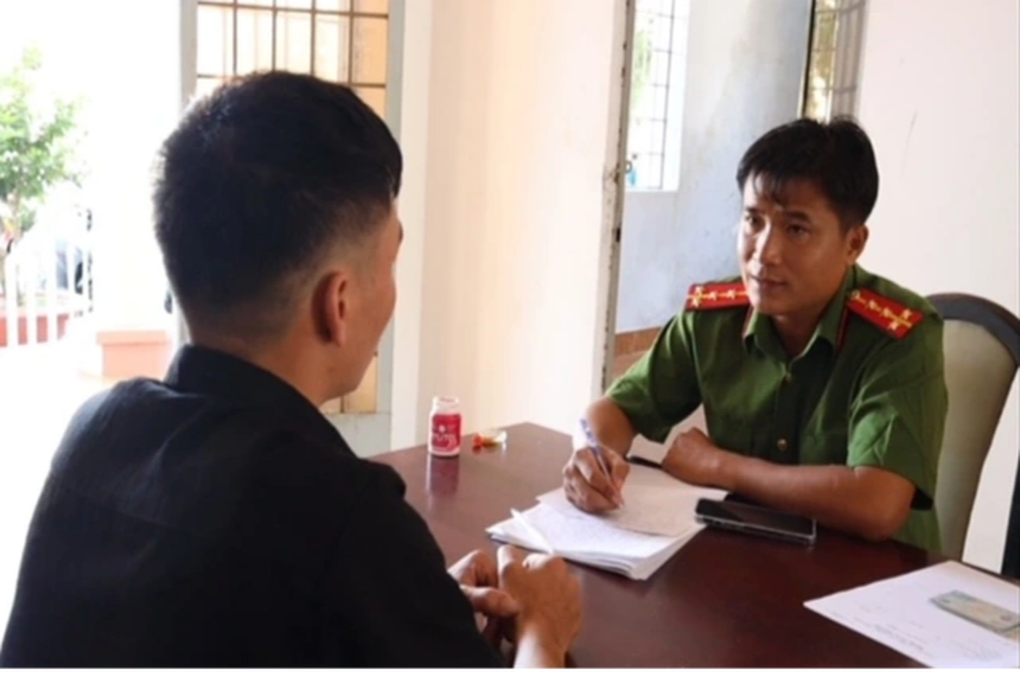 Công an phát hiện 3 người suýt vượt biên sang Campuchia - 1 Công an phát hiện 3 người suýt vượt biên sang Campuchia - 1