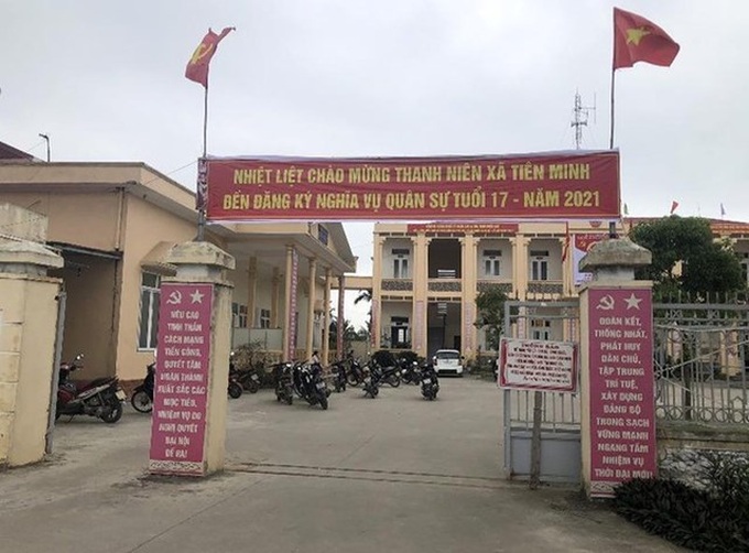 Hải Phòng: Thêm 3 cán bộ công an bị đình chỉ công tác sau vụ thu 100.000 đồng làm căn cước gắn chíp - Ảnh 1. Hải Phòng: Thêm 3 cán bộ công an bị đình chỉ công tác sau vụ thu 100.000 đồng làm căn cước gắn chíp - Ảnh 1.