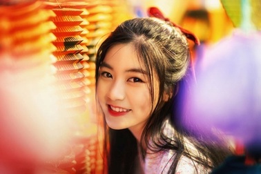 Miss Teen Nam Phương đẹp rạng ngời dạo phố mùa Trung thu