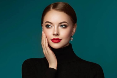 "Tôi đẹp tôi có quyền" - sự ảo tưởng của nhan sắc rỗng tuếch