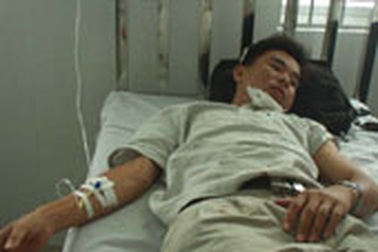 Cảnh sát giao thông đánh người trọng thương