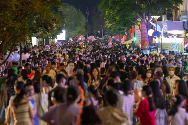 Trung tâm TPHCM kẹt cứng trong đêm mùng 1 Tết