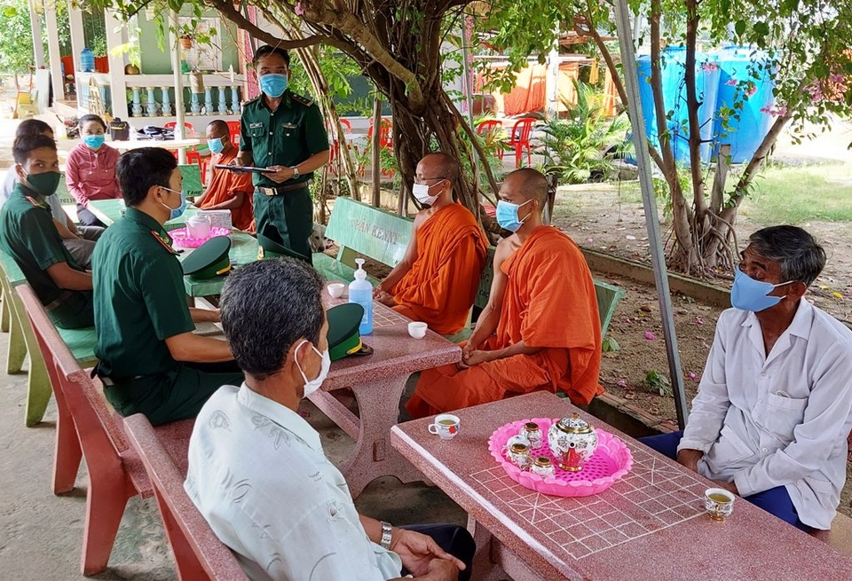 Tập trung phòng chống dịch Covid-19 để ngày hội toàn dân thành công - 3 Tập trung phòng chống dịch Covid-19 để ngày hội toàn dân thành công - 3