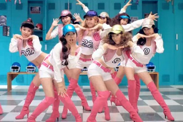 Thưởng thức video clip "nóng hổi" của nhóm SNSD