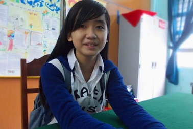 Học sinh vượt biển vào đất liền học