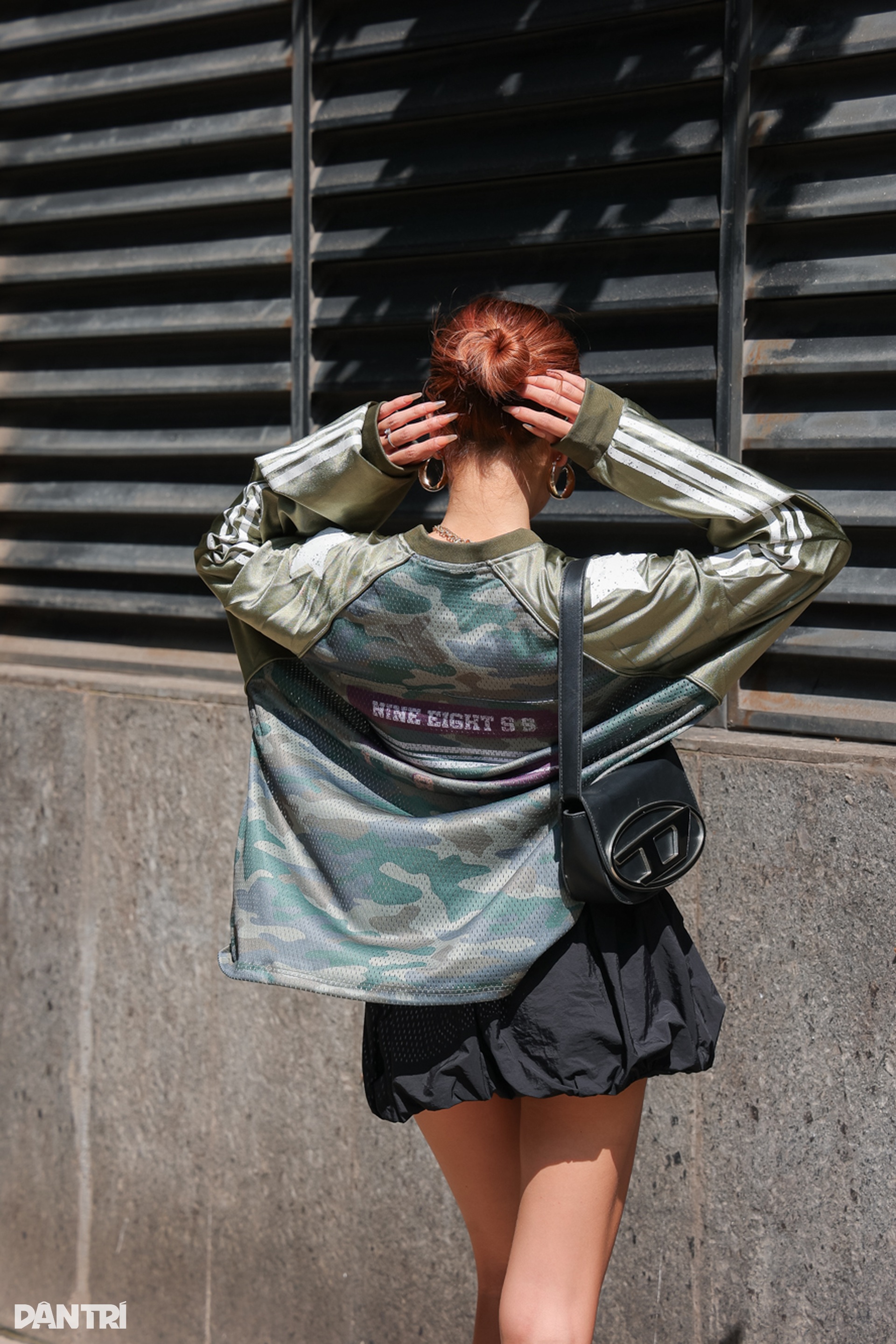 Phối đồ theo phong cách gái phố vừa sành điệu, vừa khoẻ khoắn - 12 Phối đồ theo phong cách gái phố vừa sành điệu, vừa khoẻ khoắn - 12