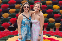 Làng hương trăm tuổi ở Hà Nội thành hiện tượng, khiến khách Tây đổ xô tới