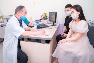 Vợ chồng quyết định số con, bắt buộc khám sức khỏe trước khi cưới