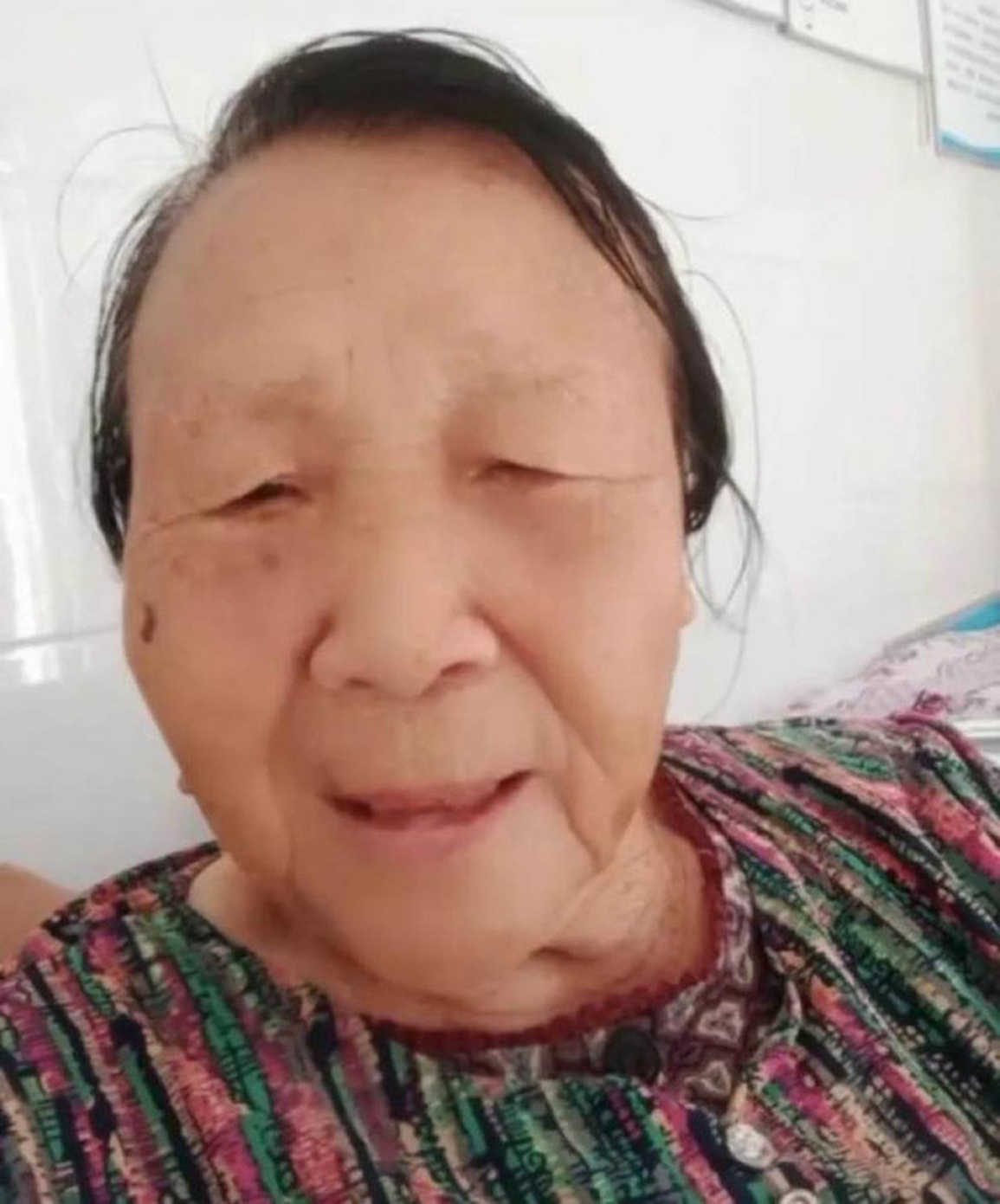 Bà cụ nổi tiếng bởi nói thay tiếng lòng của người già cô đơn ở Trung Quốc - 2 Bà cụ nổi tiếng bởi nói thay tiếng lòng của người già cô đơn ở Trung Quốc - 2