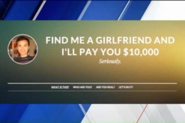 Chàng trai treo thưởng 10.000 đô cho người mai mối