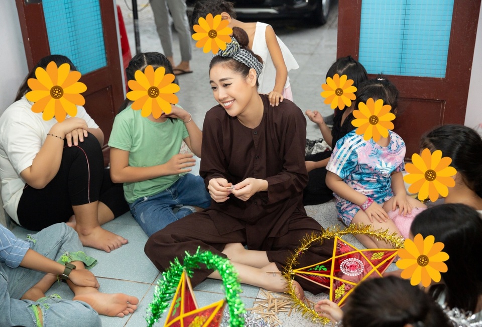 Khánh Vân tự tin với bikini, nhìn lại hành trình sau 2 năm đăng quang - 15