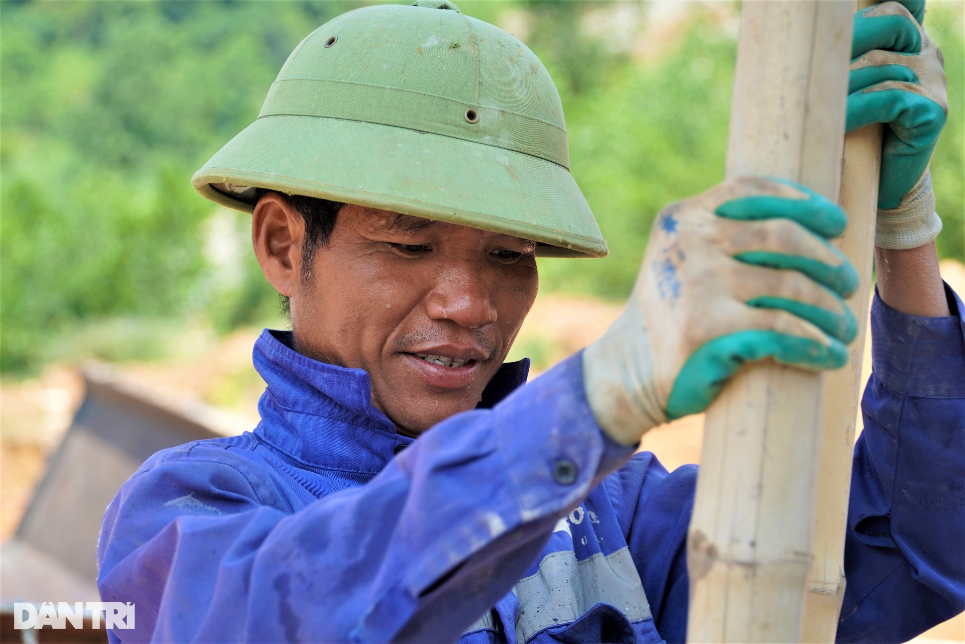 Công nhân không nghỉ lễ 2/9, khoét núi thi công hầm cao tốc Bắc - Nam - 11