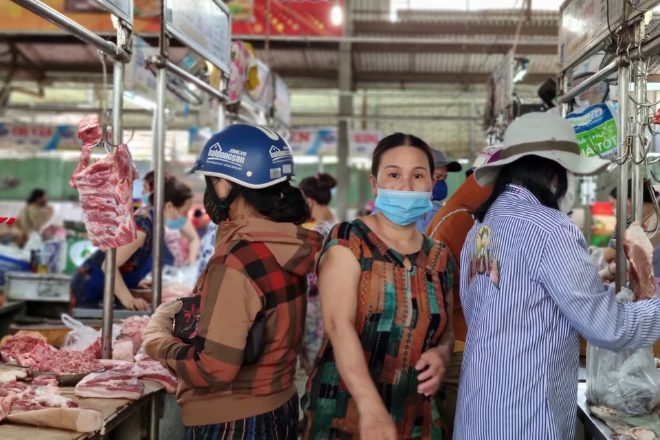 Bãi biển Đà Nẵng vắng người sau lệnh cấm - 7