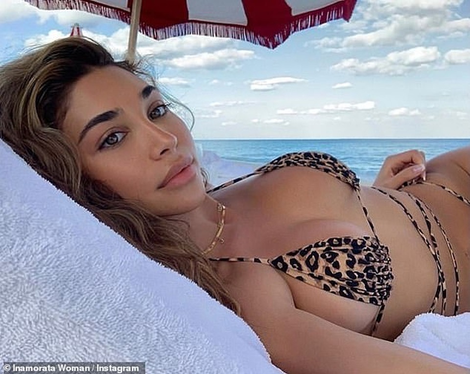 Tình cũ Justin Bieber bốc lửa trên biển - 2 Tình cũ Justin Bieber bốc lửa trên biển - 2