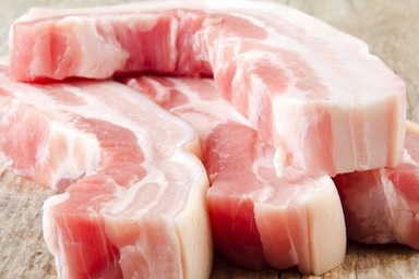 Giá thịt lợn có dấu hiệu giảm, Hà Nội vẫn lo không đủ ăn Tết